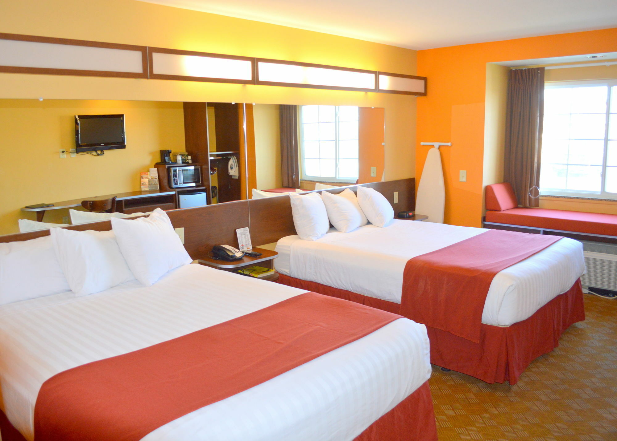Microtel Inn And Suites By Wyndham Ролінз Екстер'єр фото