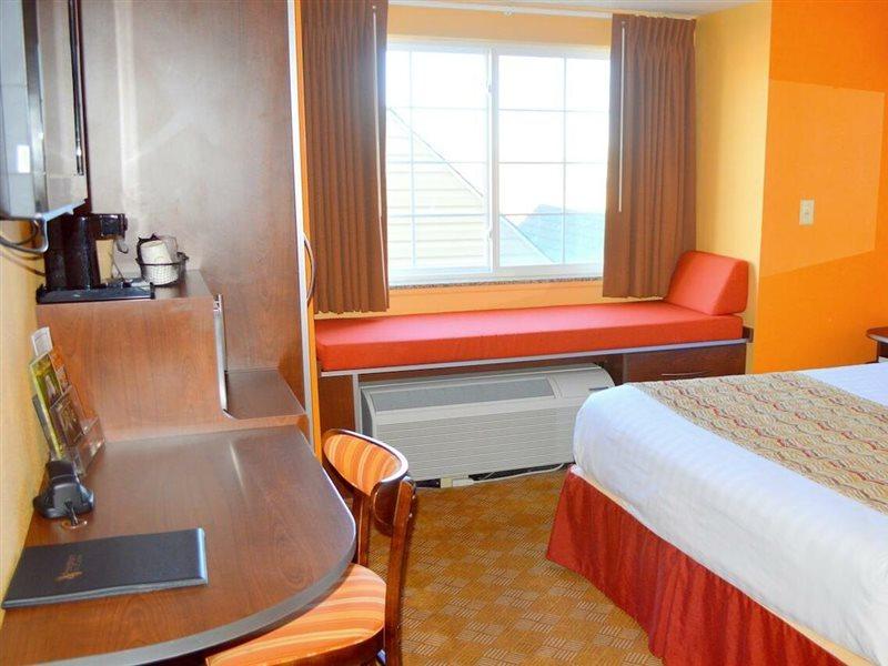 Microtel Inn And Suites By Wyndham Ролінз Екстер'єр фото